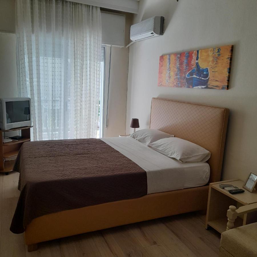 Zefi'S Apartment Nea Peramos  Ngoại thất bức ảnh