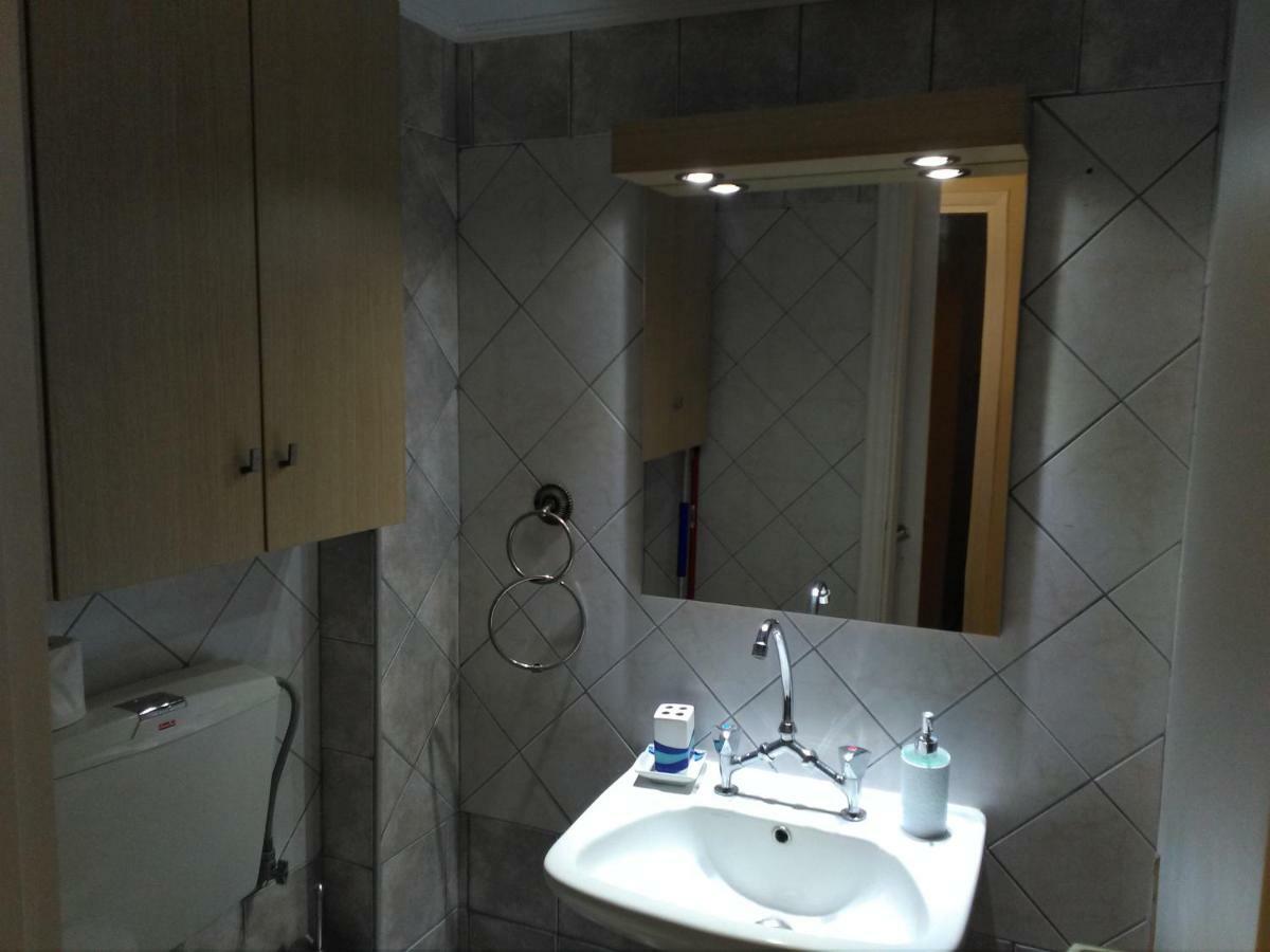 Zefi'S Apartment Nea Peramos  Ngoại thất bức ảnh